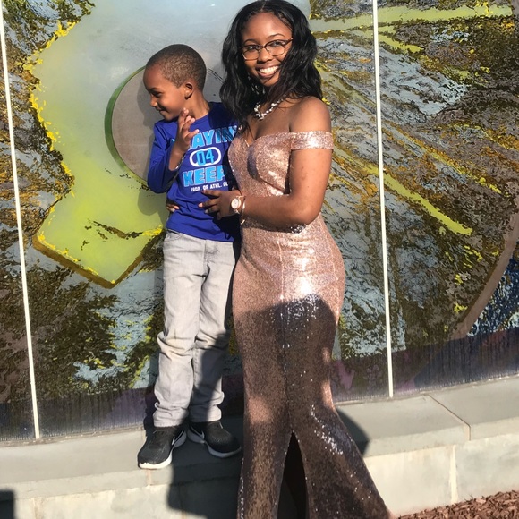 Prom/ military ball dresses - Picture 5 of 6